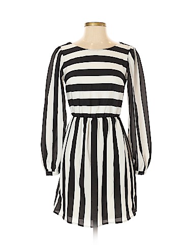 Xhilaration Casual Dress (view 1)