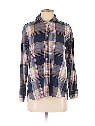 Old Navy Long Sleeve Button-Down Shirt (view 1)