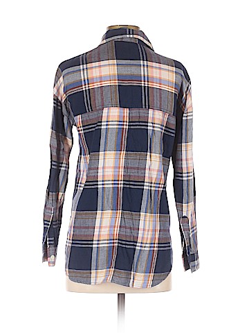 Old Navy Long Sleeve Button-Down Shirt (view 2)