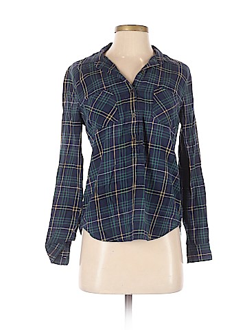 Old Navy Long Sleeve Button-Down Shirt (view 1)