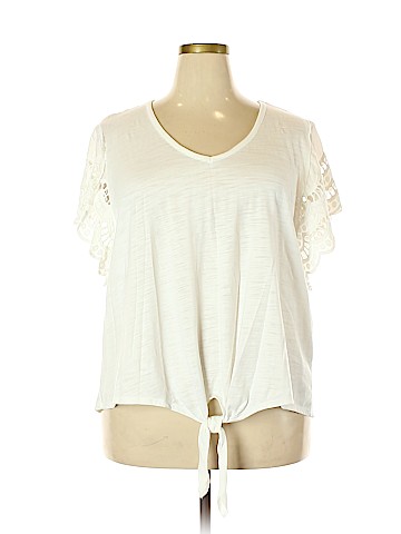 Maurices Short Sleeve Top (view 1)