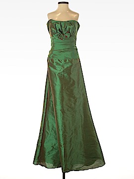Jim Hjelm Occasions Size 10