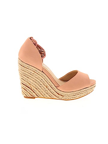 Splendid Wedges (view 1)