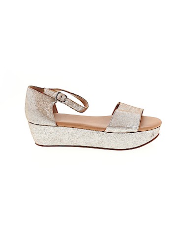 Gee WaWa Wedges (view 1)