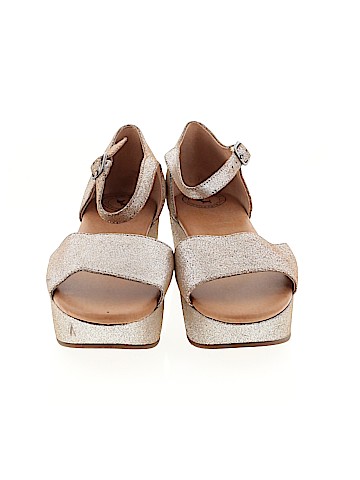 Gee WaWa Wedges (view 2)