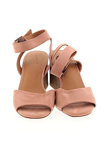 Universal Thread Heels (view 2)