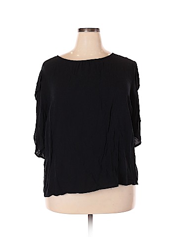 Ava & Viv 3/4 Sleeve Blouse (view 1)