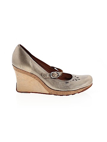 Kenneth Cole REACTION Wedges (view 1)