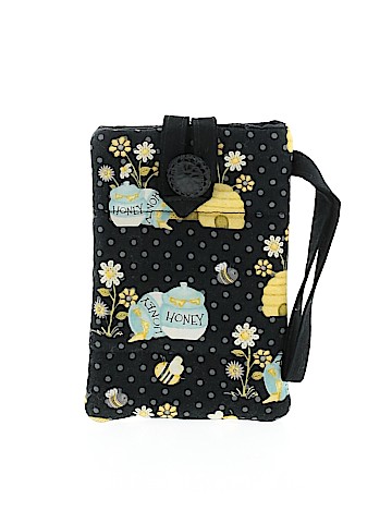 Unbranded Wristlet (view 1)