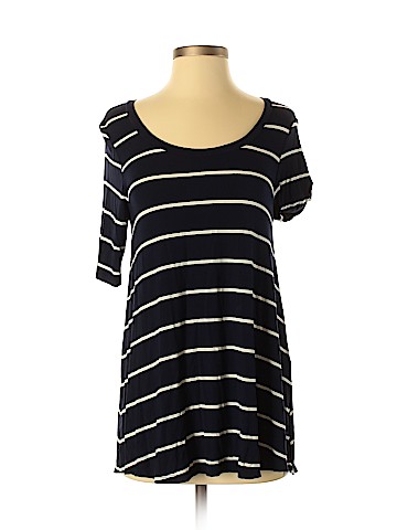 American Eagle Outfitters Short Sleeve Top (view 1)