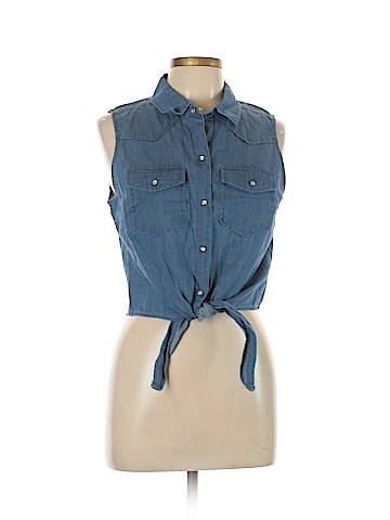 Forever 21 Sleeveless Button-Down Shirt (view 1)