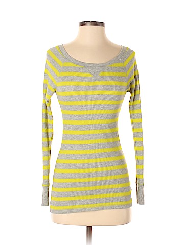 Old Navy Thermal Top (view 1)