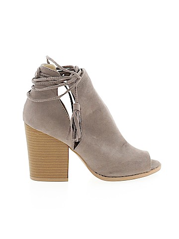 Qupid Heels (view 1)