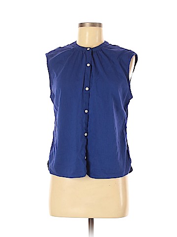 Old Navy Sleeveless Button-Down Shirt (view 1)