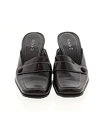 Michelle D. Heels (view 2)