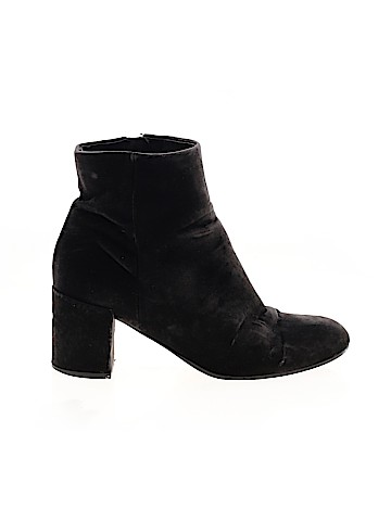 Vince. Ankle Boots (view 1)