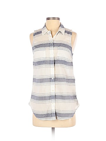 Old Navy Sleeveless Button-Down Shirt (view 1)