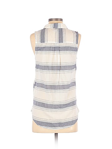 Old Navy Sleeveless Button-Down Shirt (view 2)