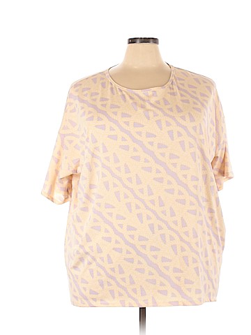 Lularoe Short Sleeve T-Shirt (view 1)