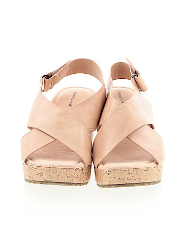 Pierre Dumas Wedges (view 2)