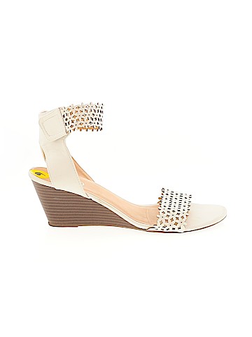 XOXO Wedges (view 1)