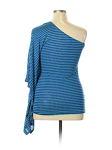 New York & Company Poncho (view 2)