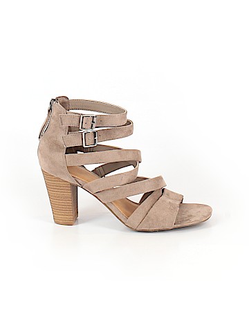 Universal Thread Sandals (view 1)