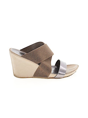 Unlisted Wedges (view 1)