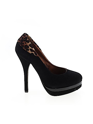 Shoedazzle Heels (view 1)