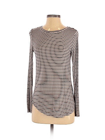 Old Navy Long Sleeve T-Shirt (view 1)