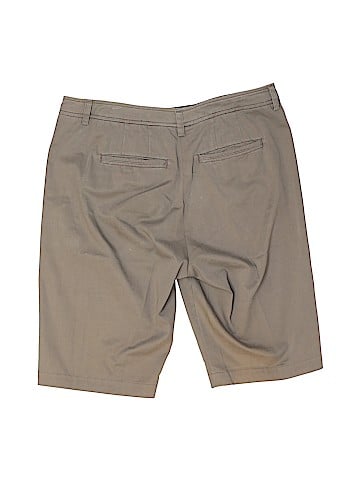 Vince. Khaki Shorts (view 2)