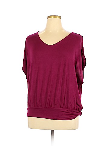 Jennifer Lopez Short Sleeve Top (view 1)