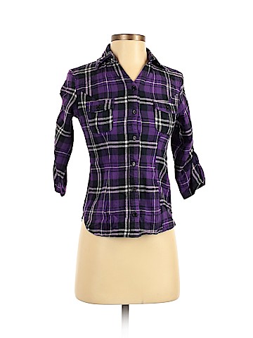 Derek Heart 3/4 Sleeve Button-Down Shirt (view 1)