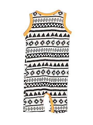 Assorted Brands Short Sleeve Outfit (view 2)