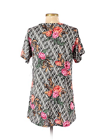 Lularoe Short Sleeve T-Shirt (view 2)