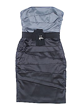 White House Black Market Size 00