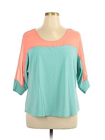 Justify 3/4 Sleeve Top (view 1)