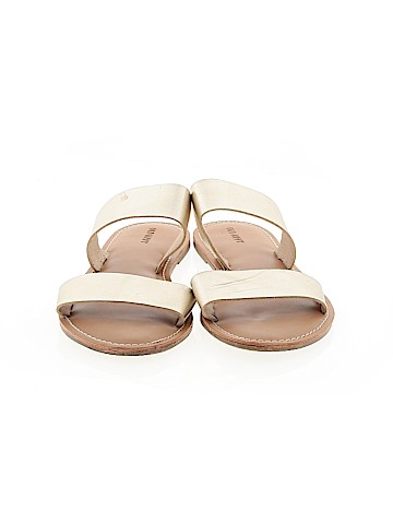 Old Navy Sandals (view 2)