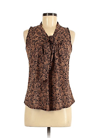 LINE Sleeveless Top (view 1)