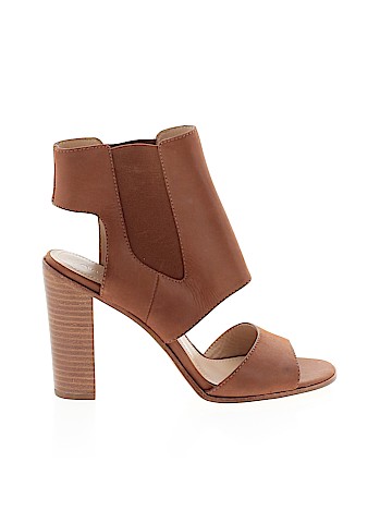 Pour La Victoire Heels (view 1)