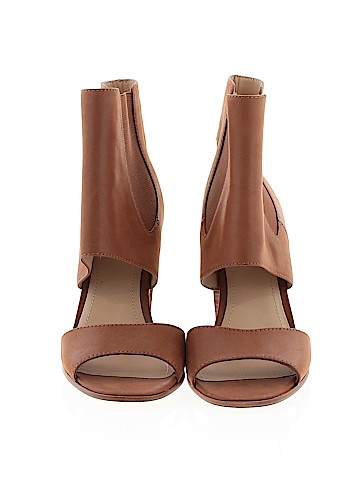 Pour La Victoire Heels (view 2)