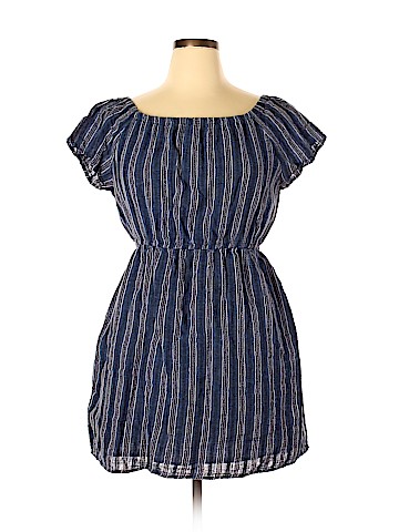 Universal Thread Casual Dress (view 1)