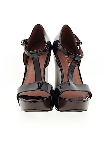 Elizabeth and James Wedges (view 2)