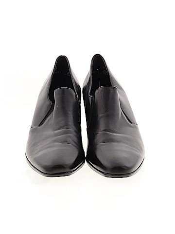 Munro American Heels (view 2)