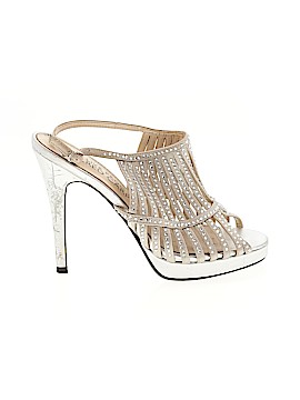 E! Live from the Red Carpet Size 6 1/2