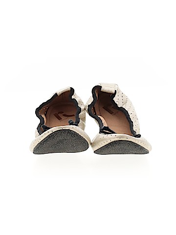 REPORT Flats (view 2)