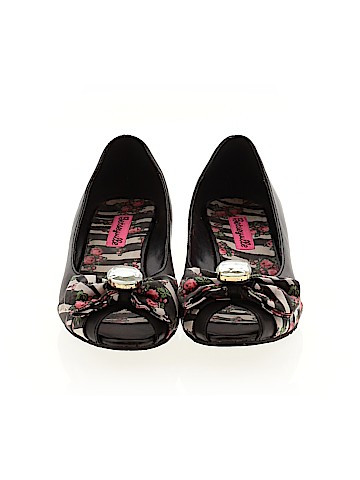 Betseyville By Betsey Johnson Flats (view 2)