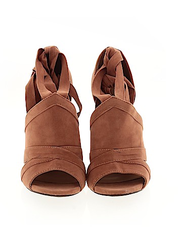 Anne Michelle Heels (view 2)