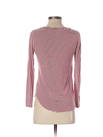 Old Navy Long Sleeve T-Shirt (view 2)