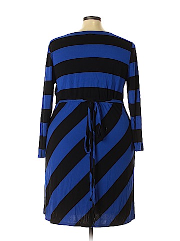 Old Navy Casual Dress (view 2)